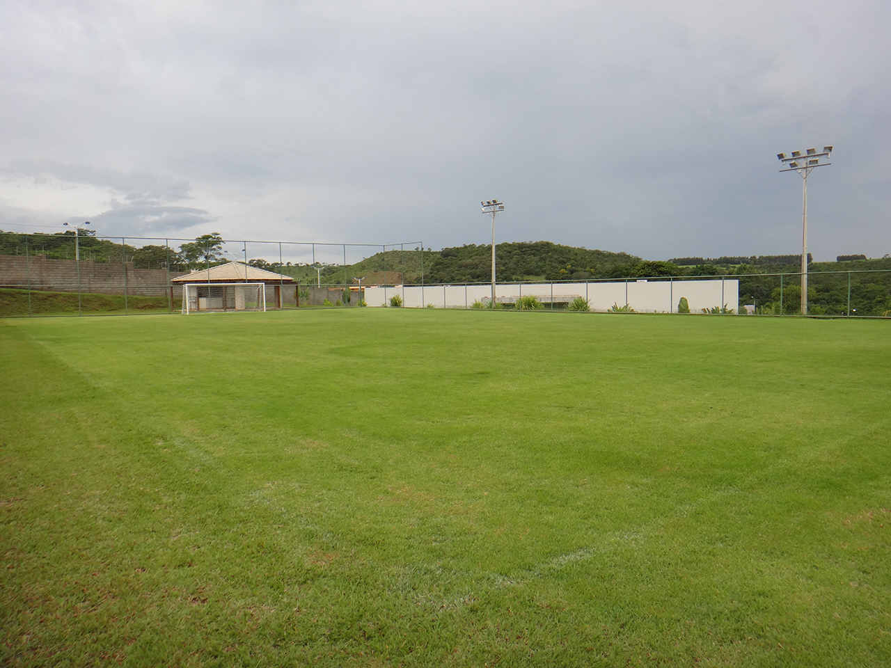 Campo de futebol Society interditado para manutenção