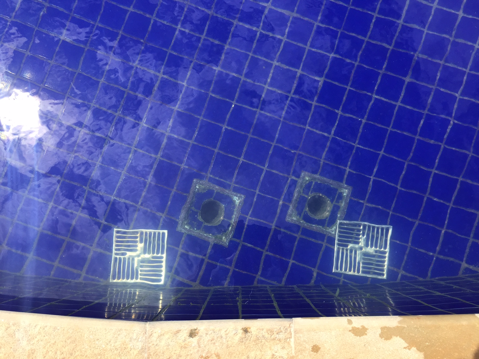 PISCINA INTERDITADA NO PERÍODO DE 20/02 ATÉ ÀS 12:00HS DO DIA 23/02/2017